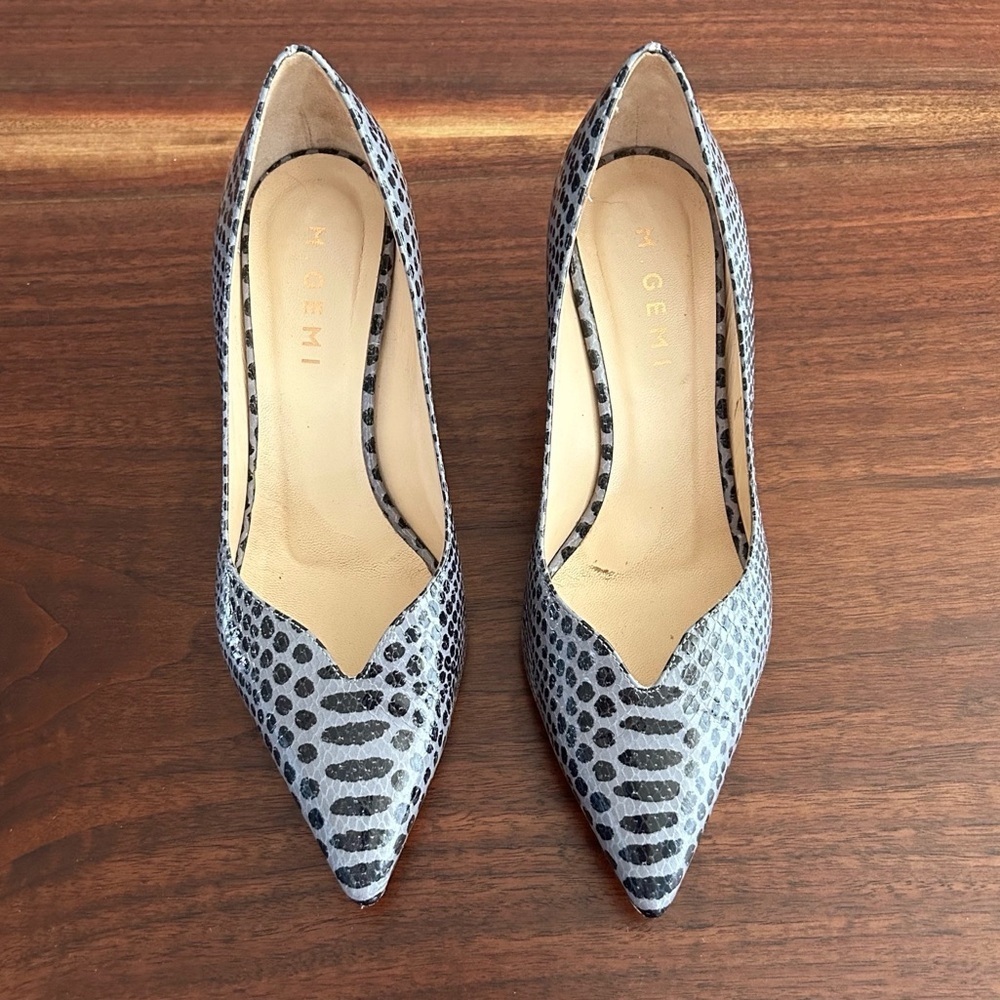 M. Gemi The Esatto Snakeskin Python Pumps Black G… - image 2